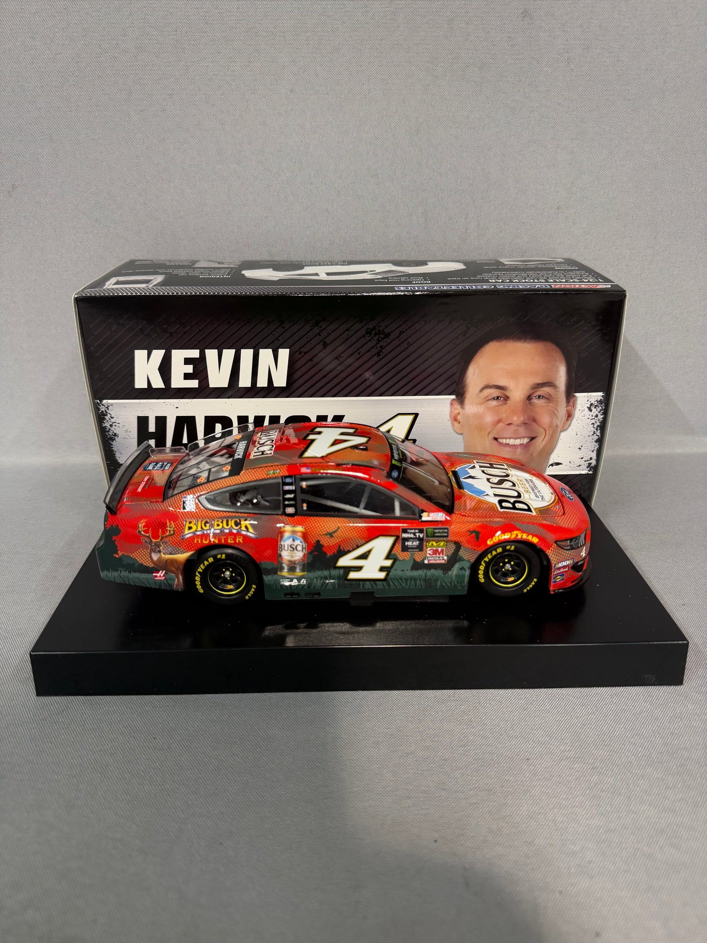 Kevin Harvick #4 2019 Big Buck Hunter Nascar Diecast