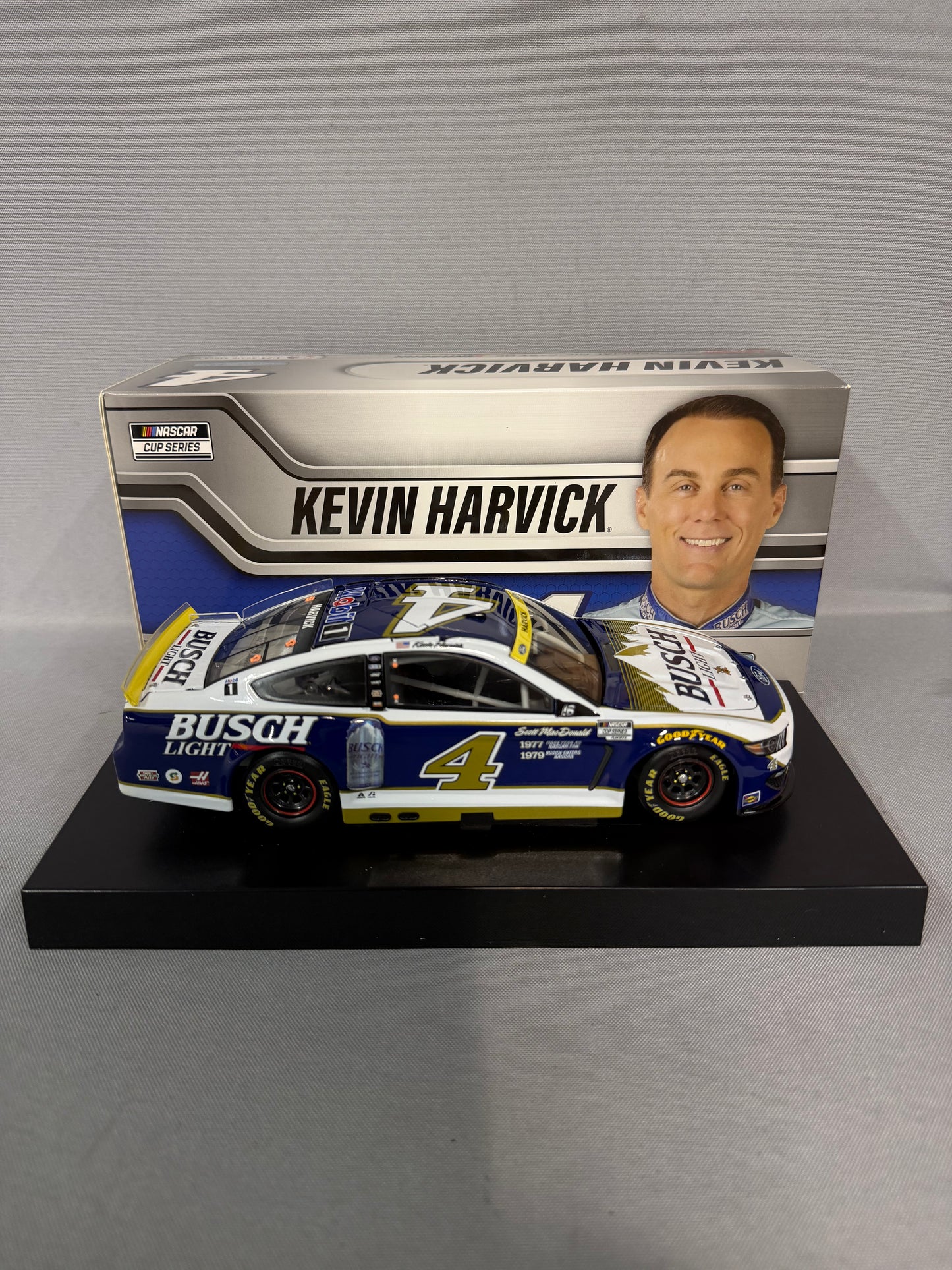 Kevin Harvick #4 2021 Busch Light Fan Design Nascar Diecast