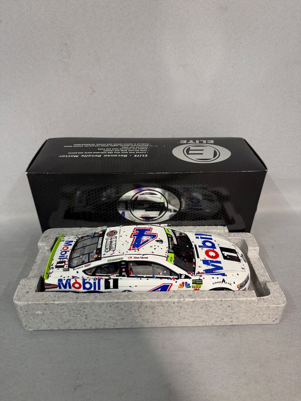 Kevin Harvick #4 2017 Texas Win Mobil 1 Elite Nascar Diecast