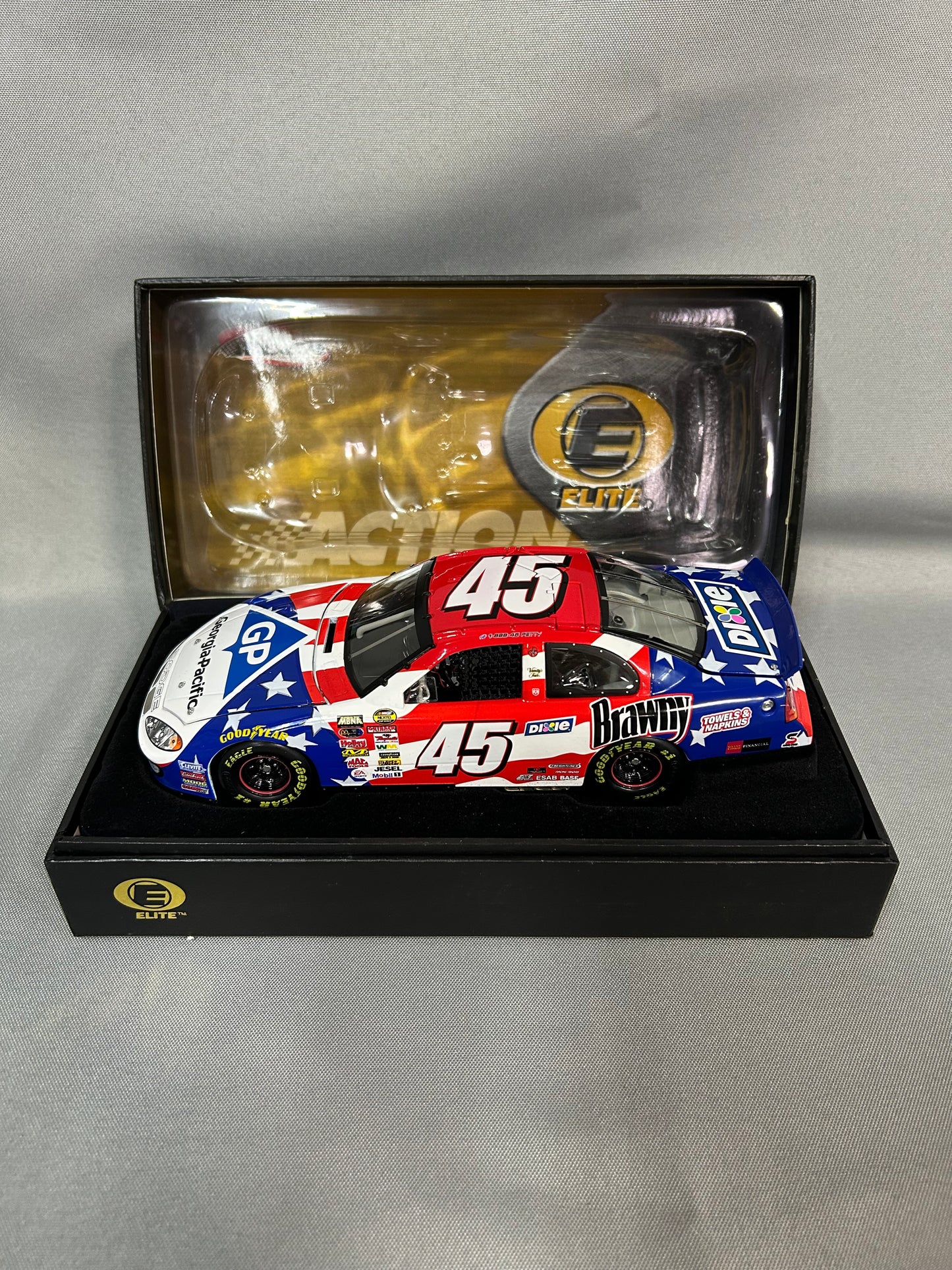 Kyle Petty #45 2004 Georgia Pacific Elite Nascar Diecast
