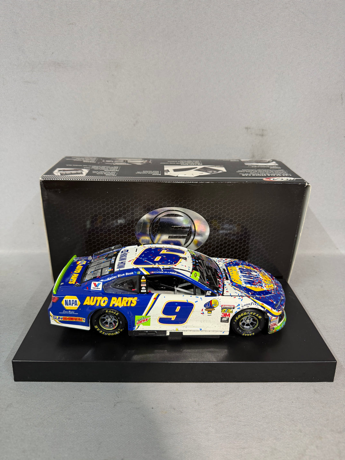 Chase Elliott #9 2018 Dover Win Napa Elite Nascar Autographed Diecast