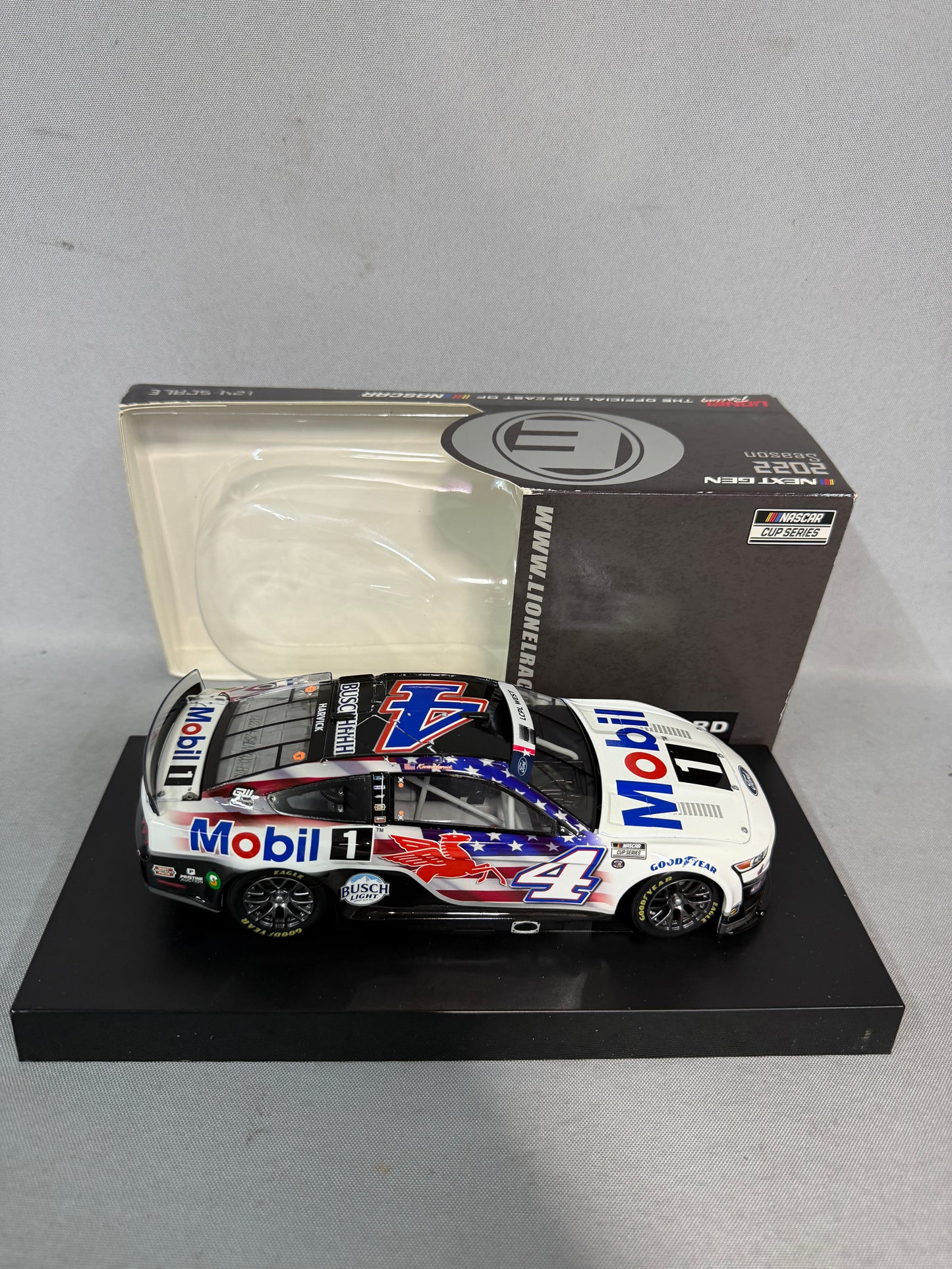 Kevin Harvick #4 2022 Mobil 1 Salutes Elite Nascar Diecast