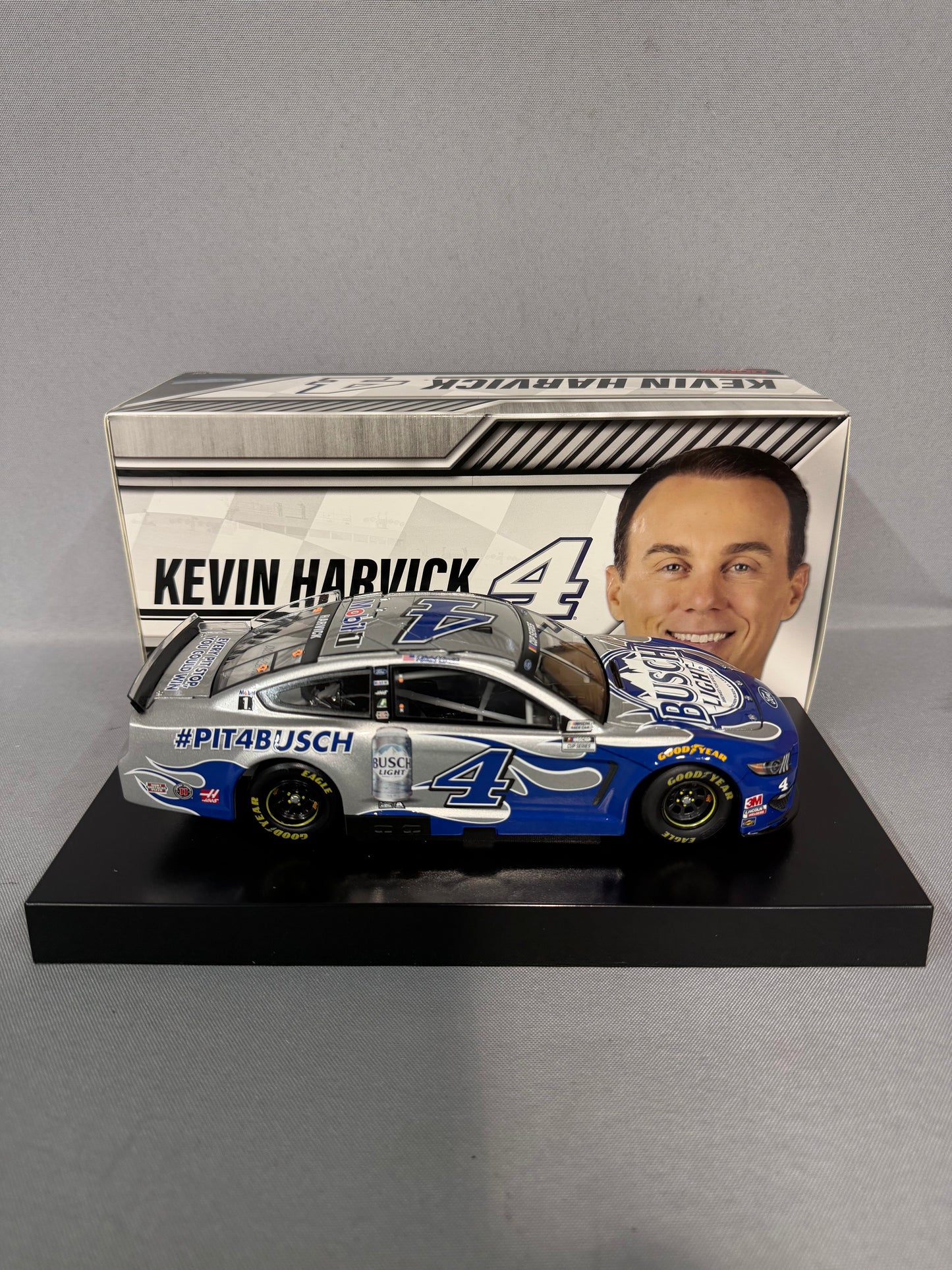 Kevin Harvick #4 2020 Busch Light Pit 4 Busch Nascar Diecast
