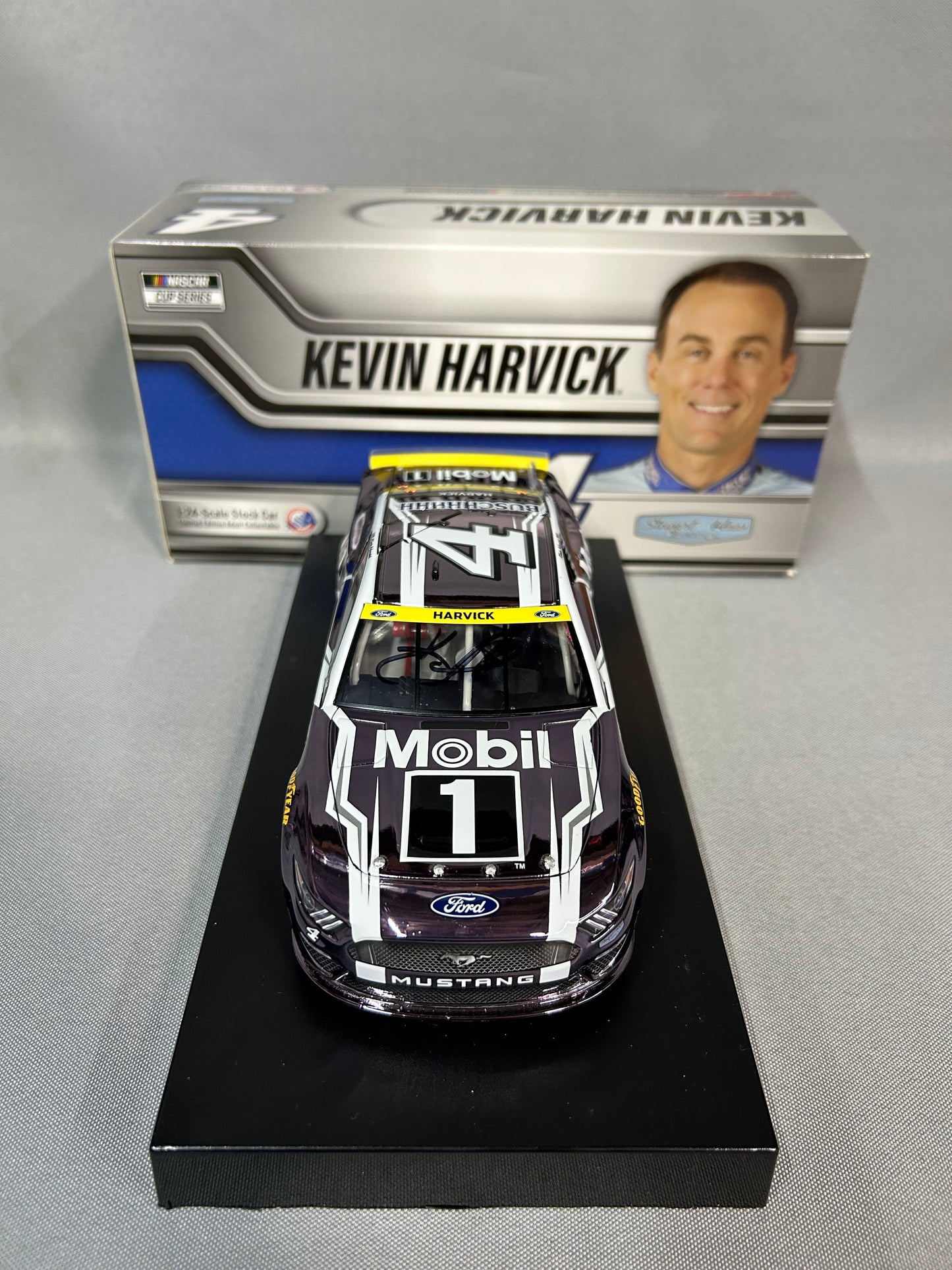 Kevin Harvick #4 2021 Autographed Mobil 1 Fan Vote Color Chrome Din 1 Nascar Diecast