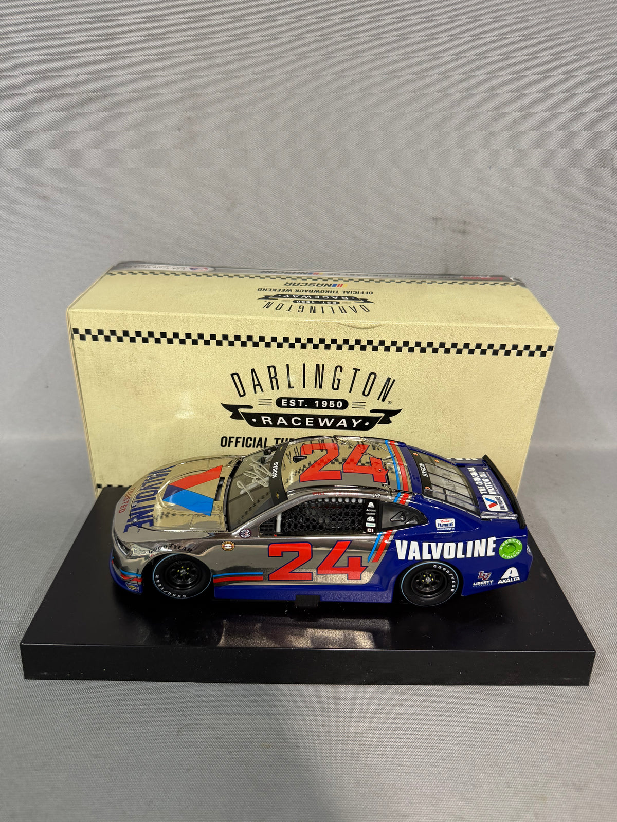 William Byron #24 2021 Valvoline Throwback Color Chrome Nascar Autographed Diecast