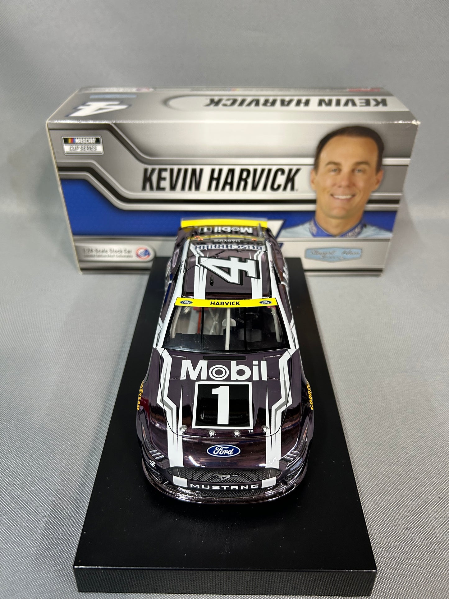 Kevin Harvick #4 2021 Autographed Mobil 1 Fan Vote Color Chrome Din 4 Door # Nascar Diecast