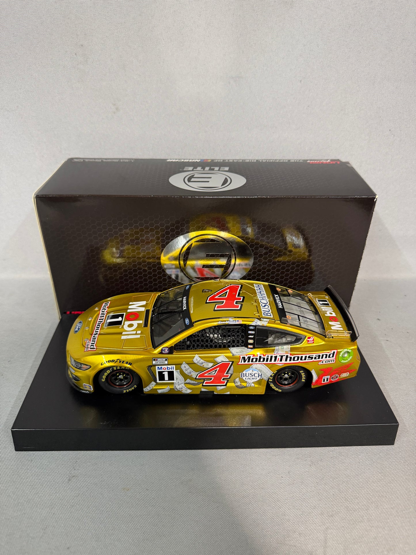 Kevin Harvick #4 2021 Mobil 1 Thousand Elite Liquid Color Nascar Diecast