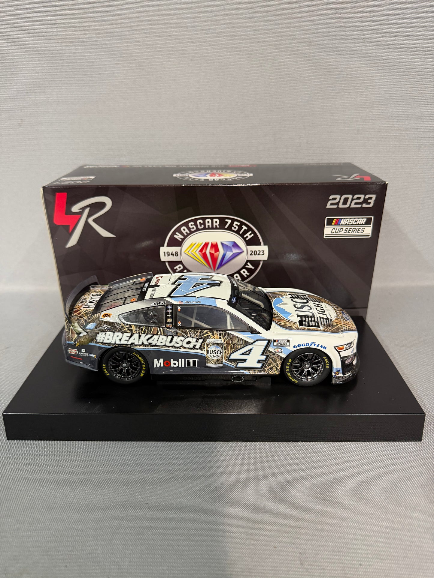 Kevin Harvick #4 2023 Busch Light Hunt Nascar Diecast