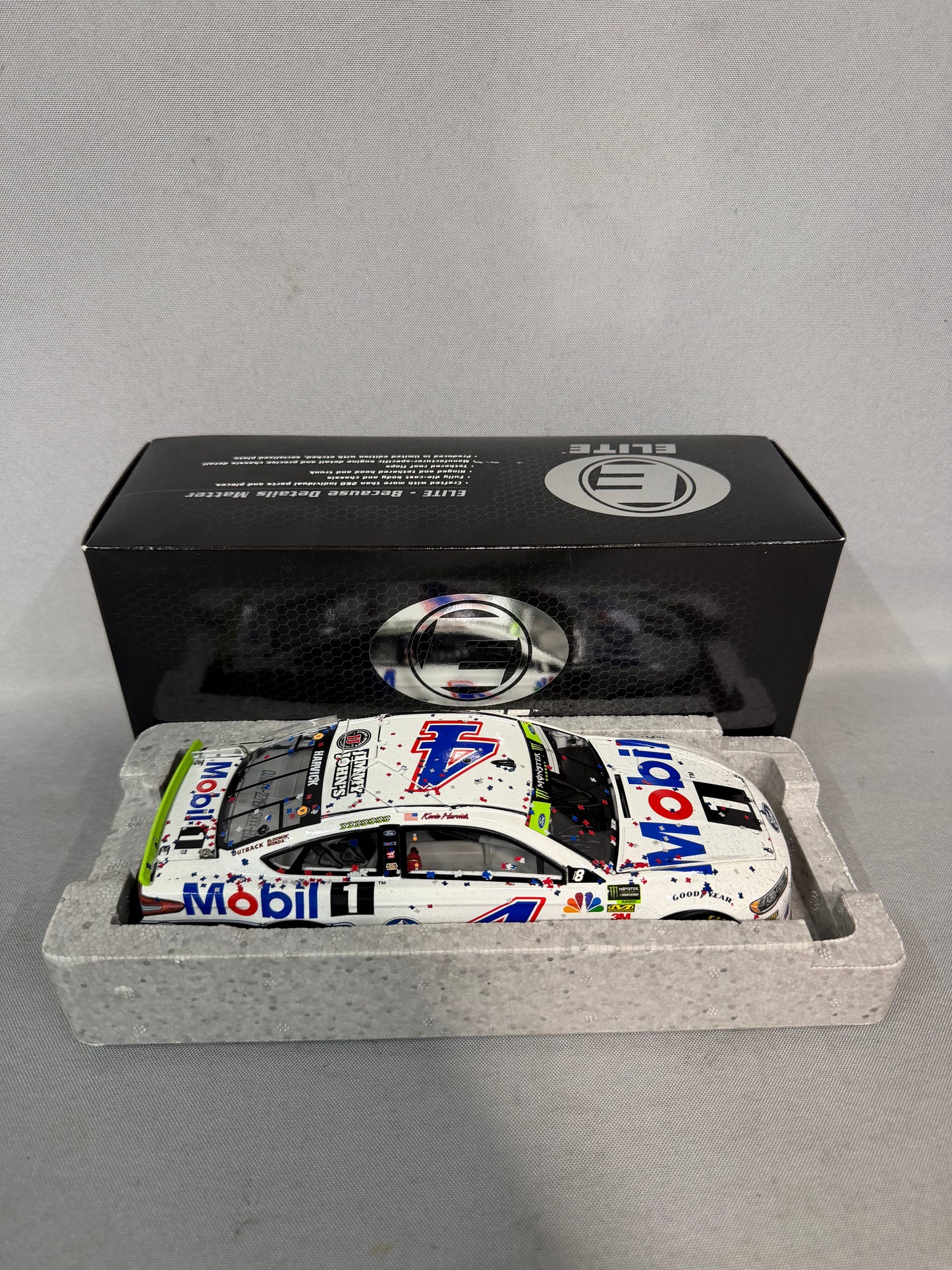 Kevin Harvick #4 2017 Texas Win Mobil 1 Elite Nascar Diecast