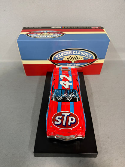 Richard Petty #43 1981 STP Monte Carlo Nascar Autographed Diecast
