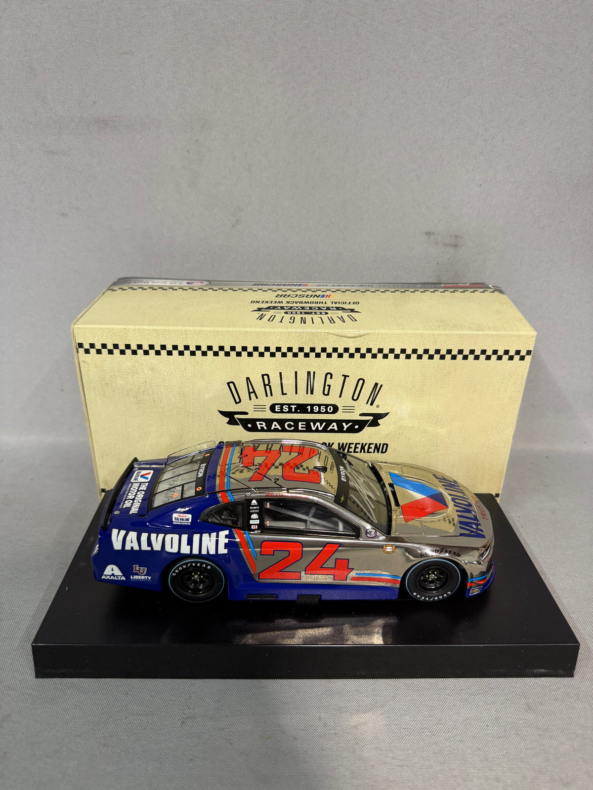 William Byron #24 2021 Valvoline Throwback Color Chrome Nascar Autographed Diecast
