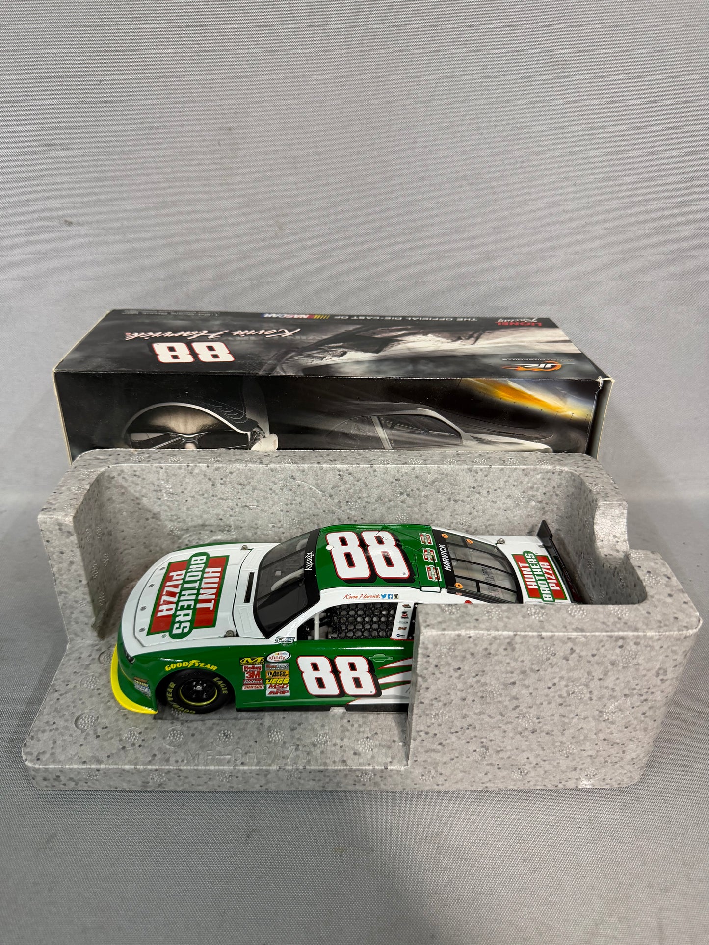 Kevin Harvick #88 2015 Hunt Brothers Pizza Nascar Diecast