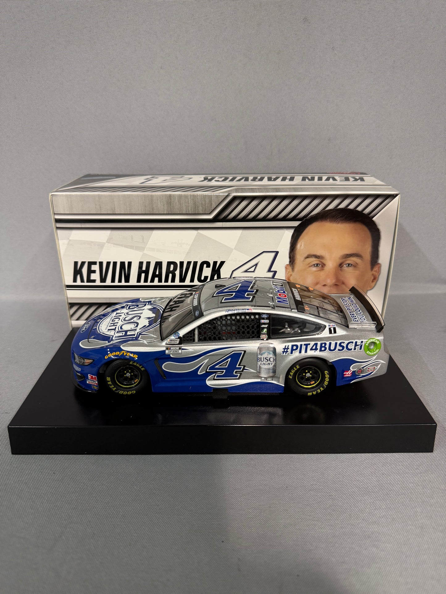 Kevin Harvick #4 2020 Busch Light Pit 4 Busch Nascar Diecast