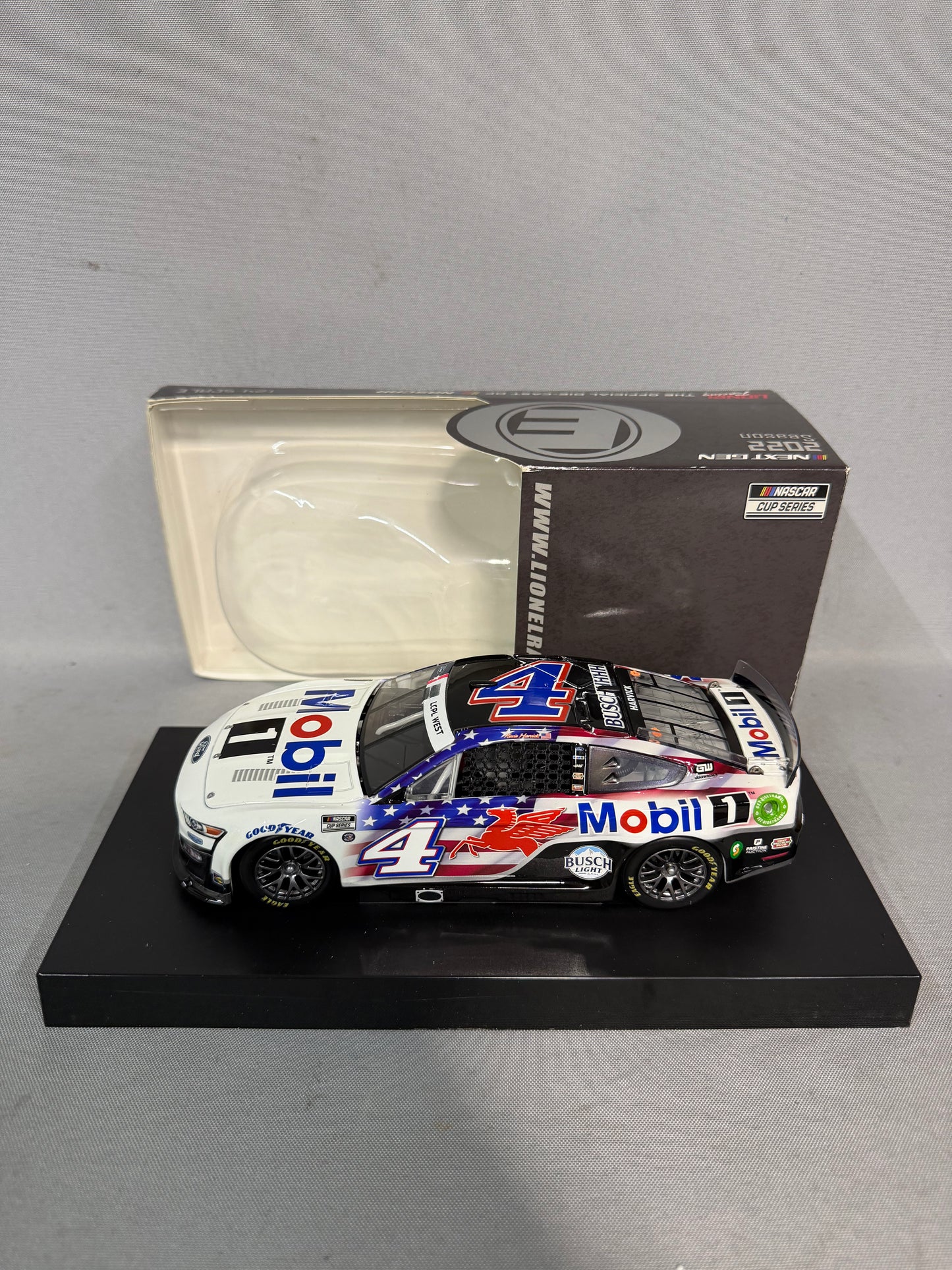 Kevin Harvick #4 2022 Mobil 1 Salutes Elite Nascar Diecast