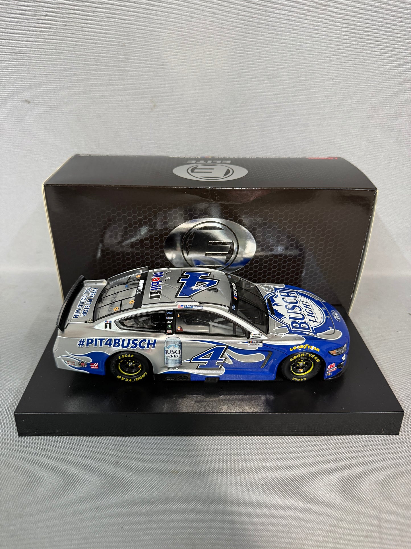 Kevin Harvick #4 2020 Busch Light Pit 4 Busch Elite Liquid Color Nascar Diecast