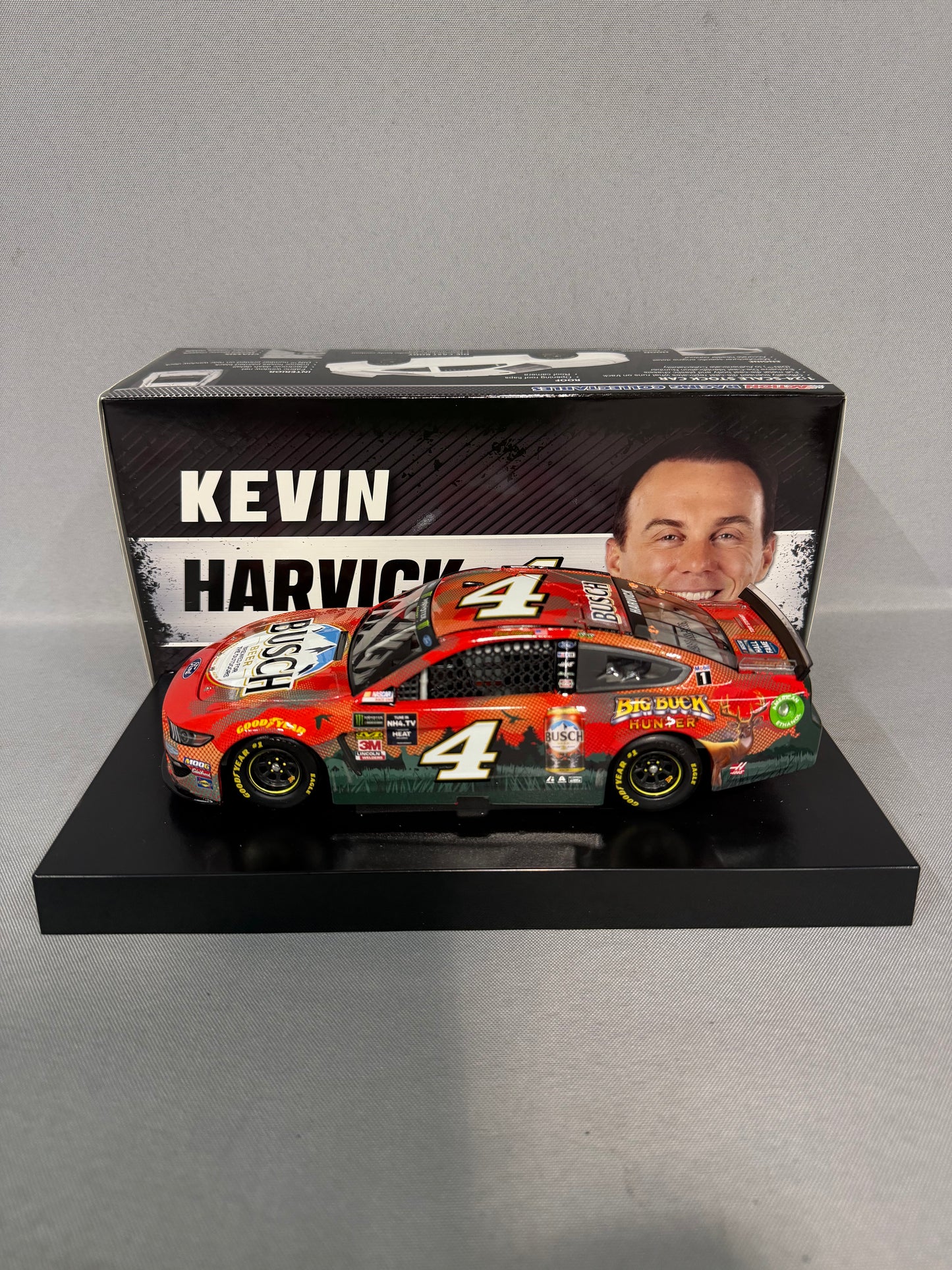 Kevin Harvick #4 2019 Big Buck Hunter Nascar Diecast