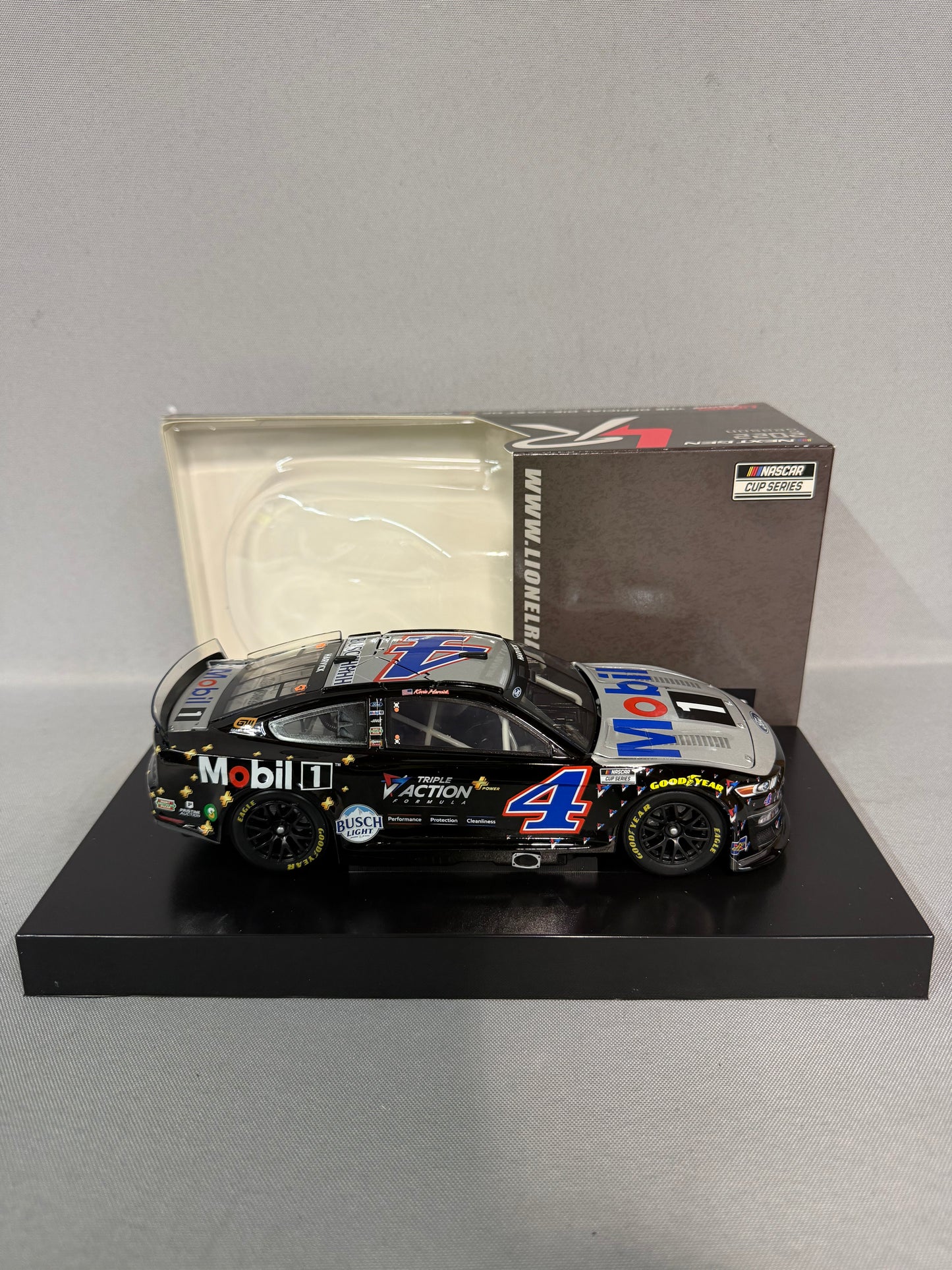 Kevin Harvick #4 2022 Mobil 1 Triple Action Diecast