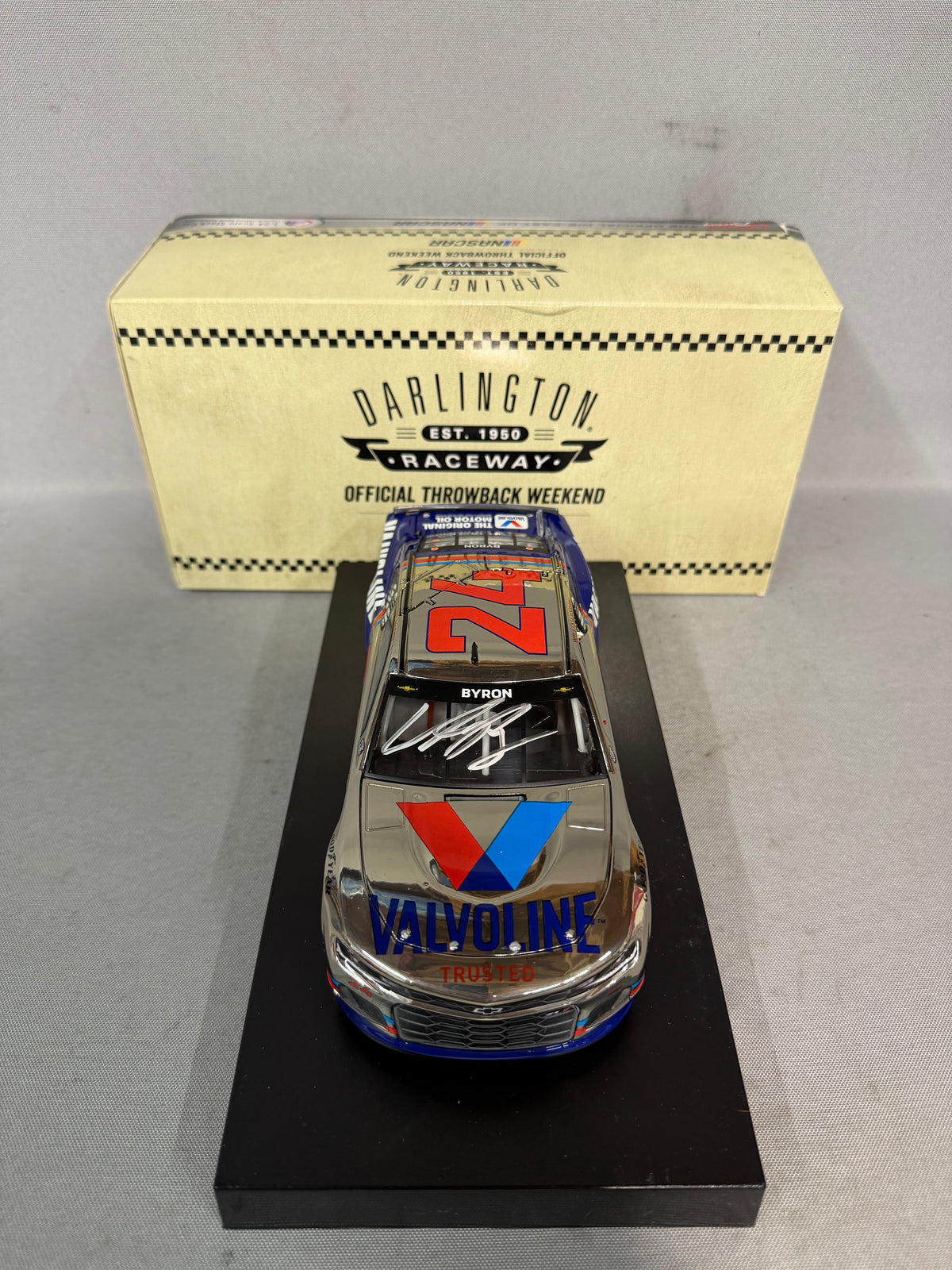 William Byron #24 2021 Valvoline Throwback Color Chrome Nascar Autographed Diecast