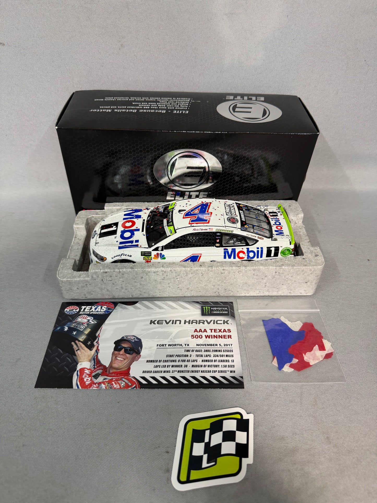 Kevin Harvick #4 2017 Texas Win Mobil 1 Elite Nascar Diecast