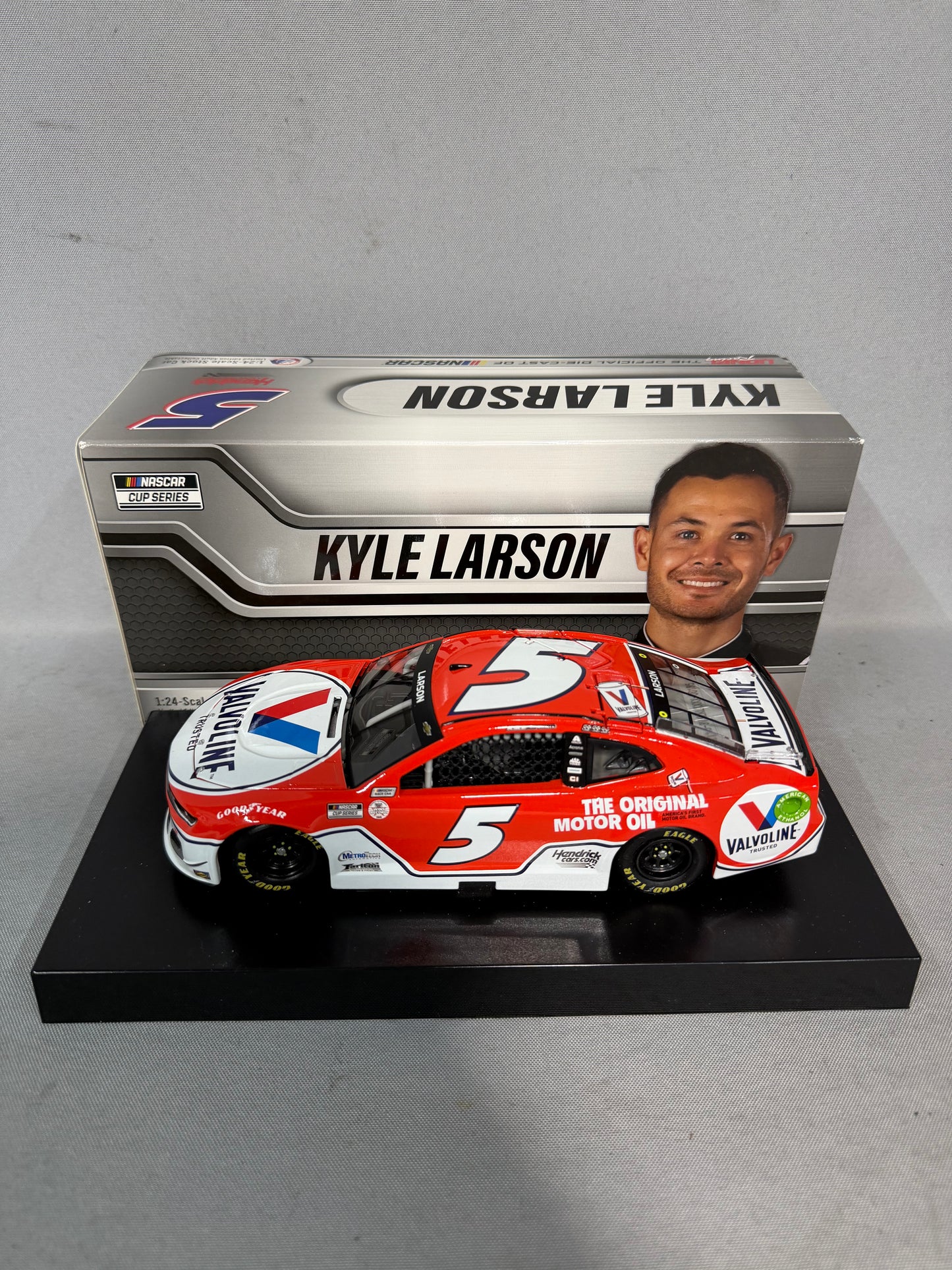 Kyle Larson #5 2021 Valvoline Nascar Diecast