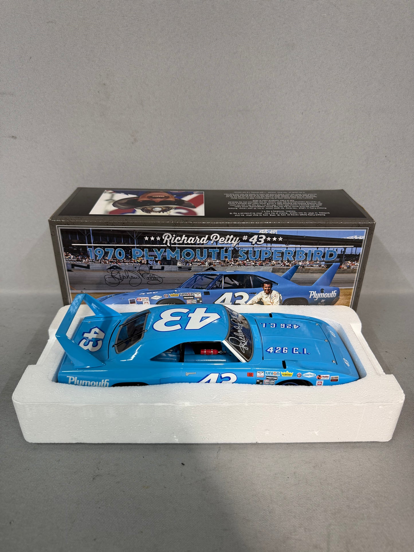 Richard Petty #43 1970 Plymouth Superbird Univeristy of Racing Nascar Autographed Diecast